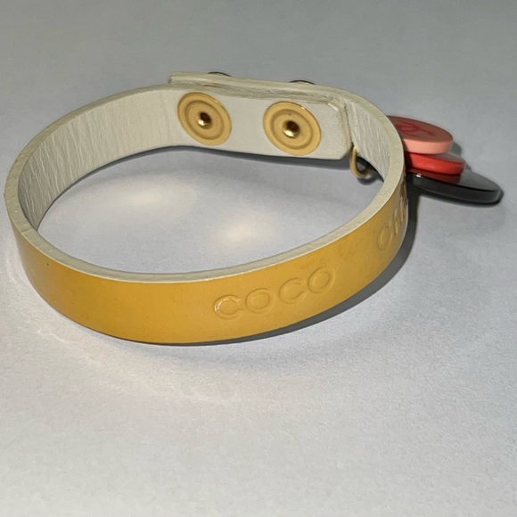 AUTH VTG Coco CHANEL Yellow Leather & Logo Charm Snap Button Bracelet Wrap Cuff - Picture 7 of 16